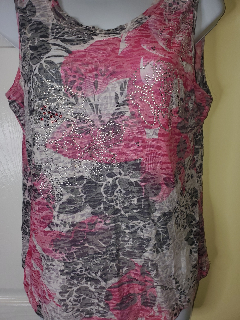 ๐๐ธ Onque Casuals Y2K Pink Rhinestone Abstract Tank Top | L ๐ธ๐